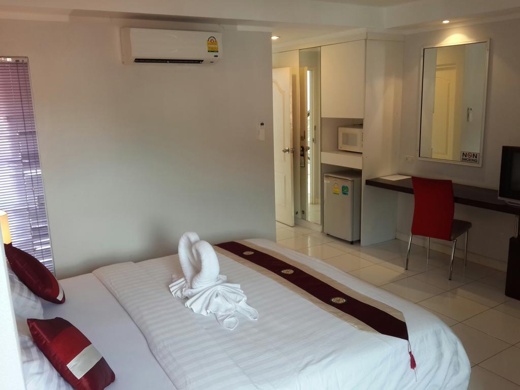 Kata Beach Studio Phuket Exterior foto